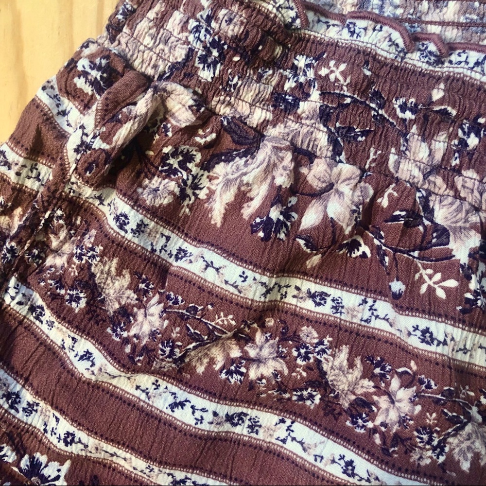 Neutral Patterned Shorts - Picture 2 of 3